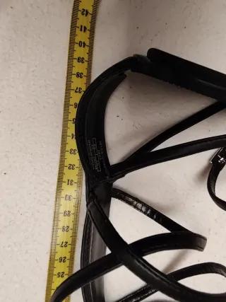 Sandalias Zara con cremallera