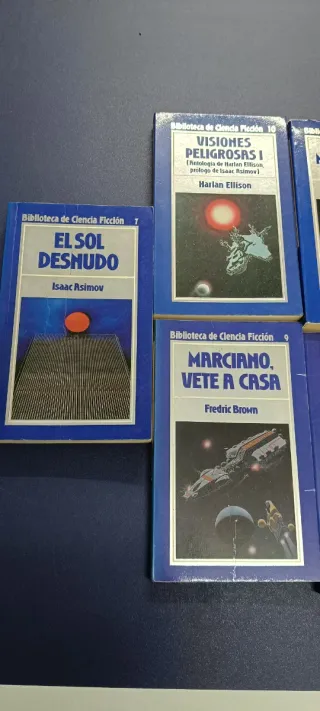 varios se leen en la foto