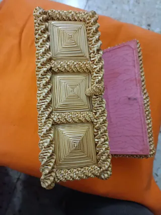 Joyero hecho a mano con paja