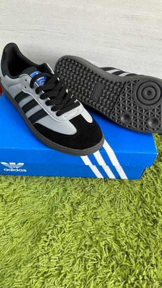 Adidas Samba Grises y Negras