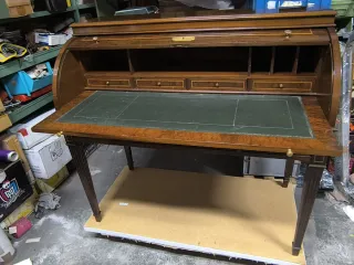 Escritorio bureau antiguo madera y cuero