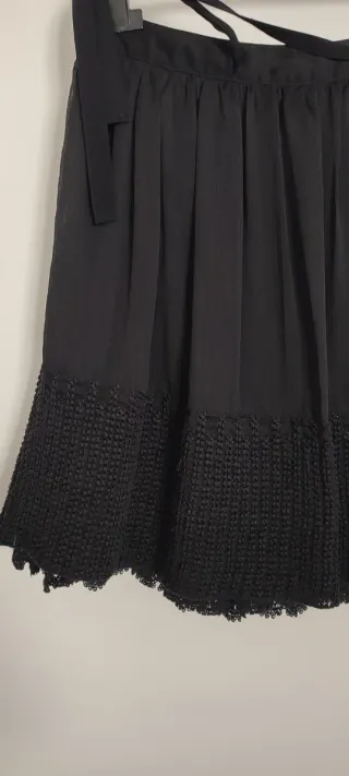 Falda negra con encaje sin estrenar