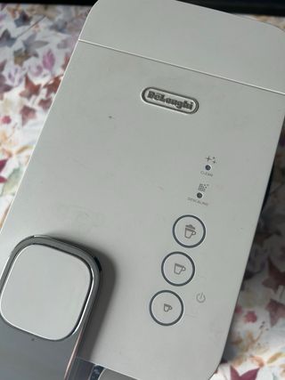 Cafetera Nespresso y Calentador Leche