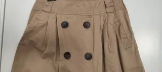 Falda marrón con botones