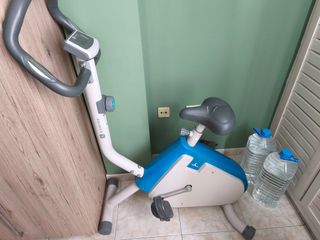 Bicicleta estática azul