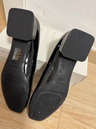 Mocasines Geox Negros Charol Hebilla