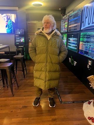 Parka Adidas plumón verde oliva