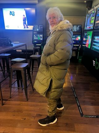 Parka Adidas plumón verde oliva