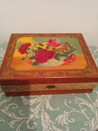 Neceser madera decorada tapa vintage