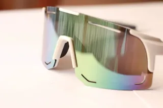 Gafas ciclista blancas / grises.