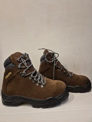 Botas de montaña Robusta