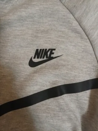 Sudadera Nike Tech Fleece Gris
