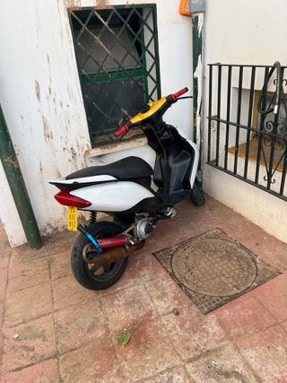 Yamaha Jog RR Blanca