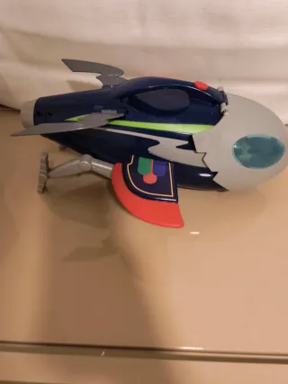 Avión de juguete azul y gris