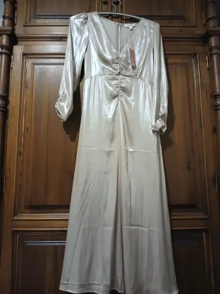 Traje de fiesta dorado mujer