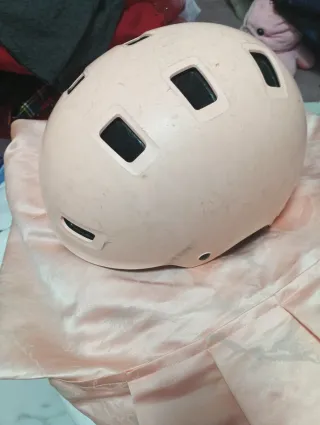 Casco rosa para niña