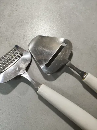 Juego Cortador y Rallador Queso Cerámica