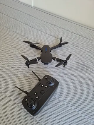 Dron Plegable Negro con Mando