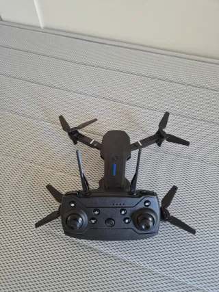 Dron Plegable Negro con Mando