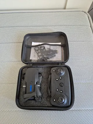 Dron Plegable Negro con Mando