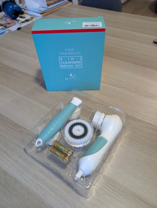 Cepillo Limpieza Facial electrico con extensor.