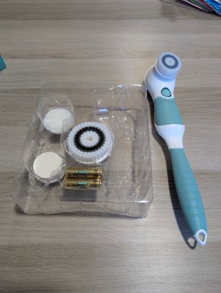 Cepillo Limpieza Facial electrico con extensor.