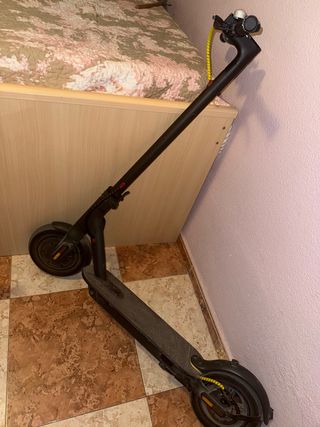 Patinete eléctrico negro