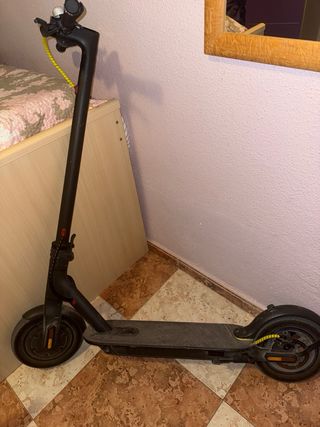 Patinete eléctrico negro