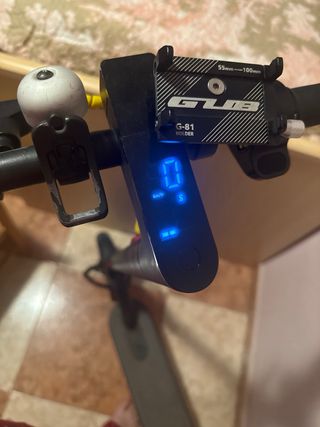 Patinete eléctrico negro