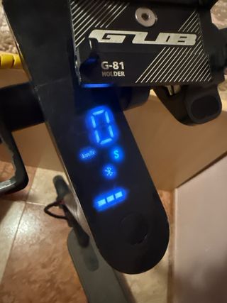 Patinete eléctrico negro