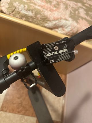 Patinete eléctrico negro