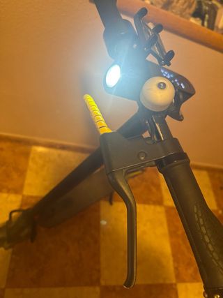 Patinete eléctrico negro