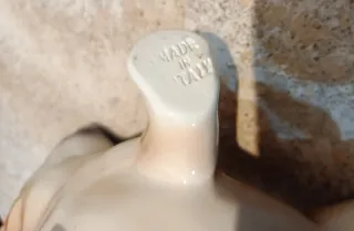 Statuina Cane Bulldog Inglese in porcellana