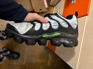 Nike VaporMax Plus Verde y Blanco