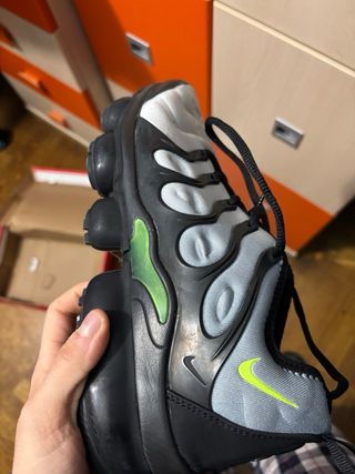 Nike VaporMax Plus Verde y Blanco