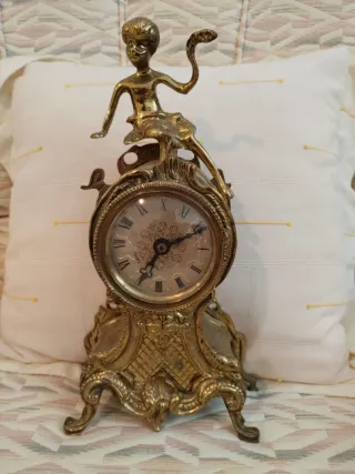 Reloj de sobremesa vintage bronce