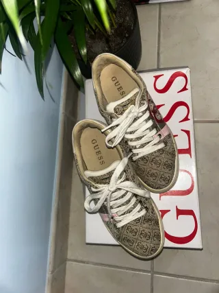 Sneakers Guess donna marroni e rosa