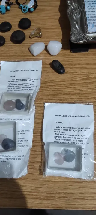 Pendulos,minerales de todo tipo y otros amuletos