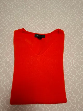 Jersey cuello pico rojo