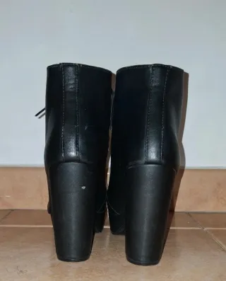 Botines negros H&M con cordones y plataforma