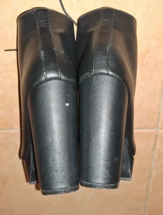 Botines negros H&M con cordones y plataforma