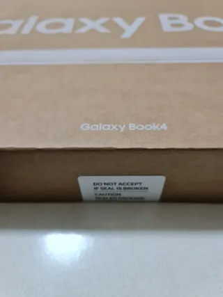 Samsung Galaxy Book 4 - Intel i3 8/256 GB