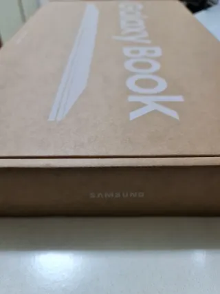 Samsung Galaxy Book 4 - Intel i3 8/256 GB