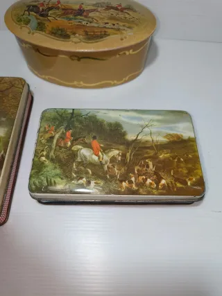 Scatole latta vintage scene caccia
