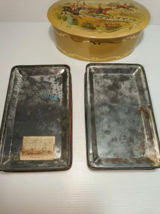 Scatole latta vintage scene caccia