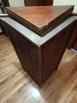 Armario esquinero de madera