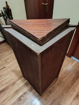 Armario esquinero de madera