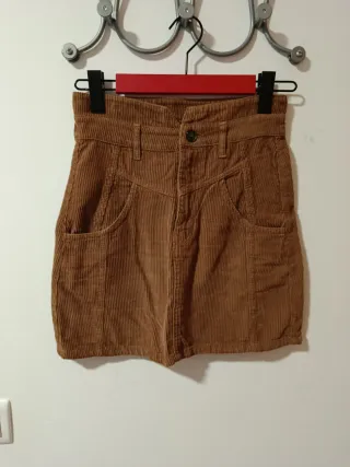 Falda de pana marrón