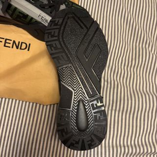 Zapatillas Fendi Negras y Verdes