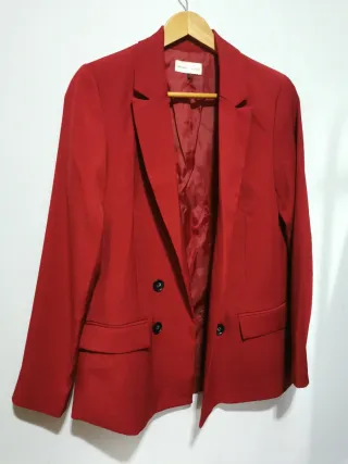 Americana roja sin etiqueta